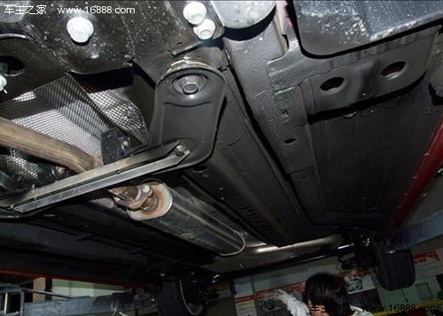 Give the car chassis a layer of armor and talk about the chassis armor