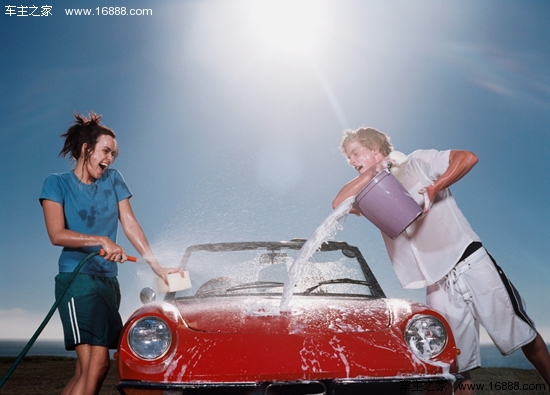 Car owners should be careful when washing the car by themselves, remember 4 knowledge