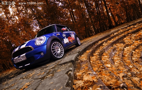 The way to maintain the car at the turn of summer and autumn after high temperature and rain