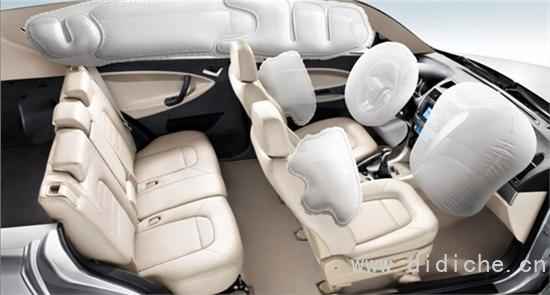Car decoration products have huge safety hazards. Do you have them in your car?