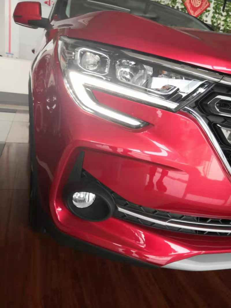 Pay attention to the use of car lights, night lights, signal lights, fog lights, night lights, etc.