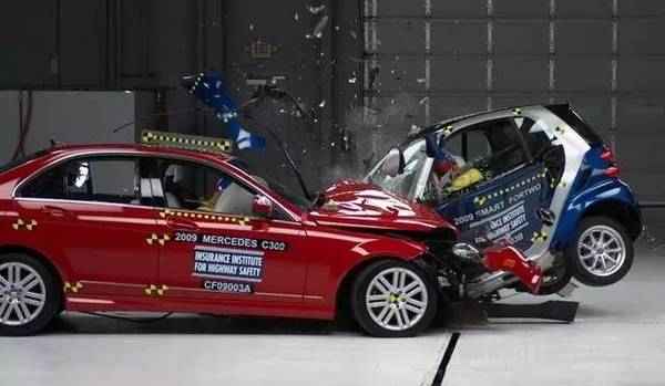 How much do you know about car safety knowledge that even old drivers have misunderstood