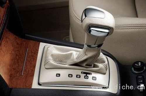Comment une voiture automatique roule-t-elle facilement ?  Des connaissances en maintenance quotidienne sont indispensables !