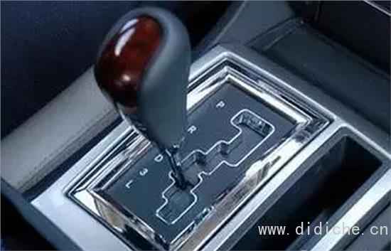 Comment une voiture automatique roule-t-elle facilement ?  Des connaissances en maintenance quotidienne sont indispensables !