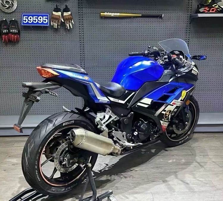 Kawasaki Ninja 400CC motorcycle: parallel bars, electronically sprayed and water-cooled, suitable for urban commuting and short trips