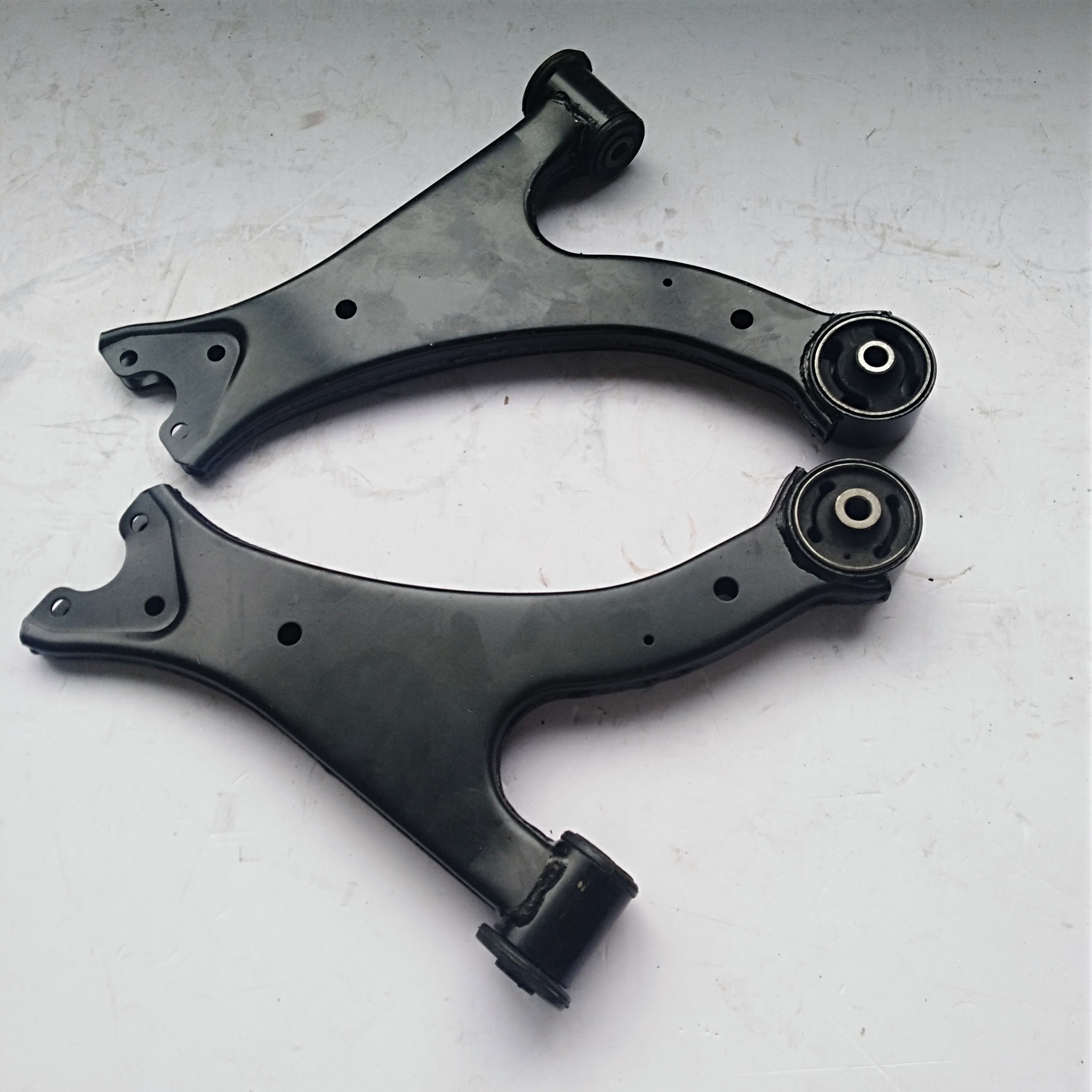 Lower Control Arm for Chery A3 Skin Orinoco Speranza M11-2909010