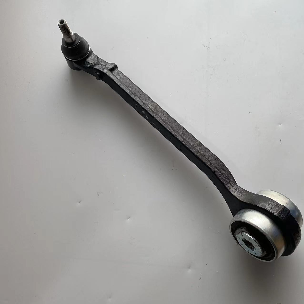 Lower left control arm Chrysler 300 2011-2015 Dodge Challenger 2011-2015 Charger 4670509AD 5168653AC 68225315AB 68238601AB Lower left control arm Chrysler 300 2011-2015 Dodge Challenger 2011-2015 Charger 4670509AD 5168653AC 68225315AB 68238601AB